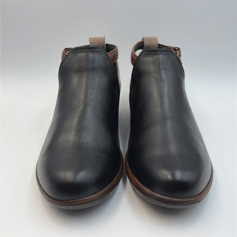 Naot Kamsin Leather Ankle Strap Booties Women's EU38 US7 Black Raven/Stone Brown
